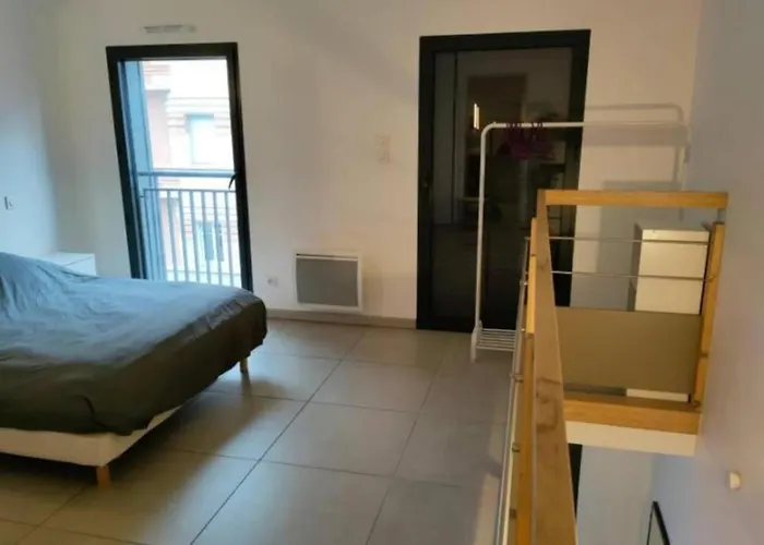 203 Duplex Jeanne D'arc *