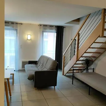 203 Duplex Jeanne D'arc