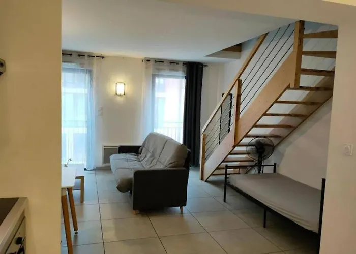 203 Duplex Jeanne D'arc