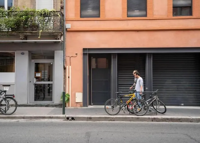 203 Duplex Jeanne D'arc